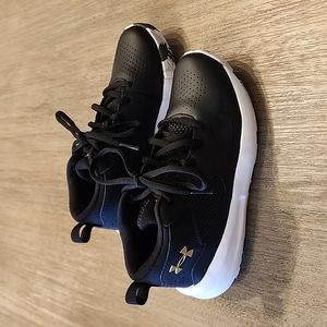 Boys Under Armour Basketball Shoes